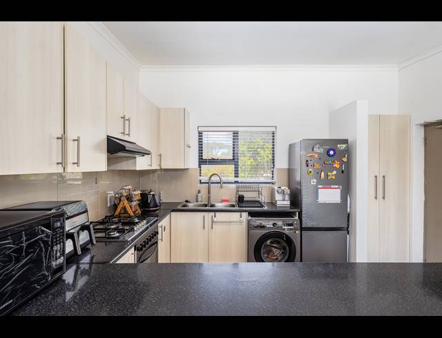 2 BEDROOM APARTMENT FOR SALE IN KENILWORTH
